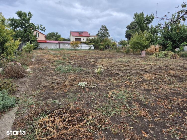 Casă cu 4 camere cu Teren 1400 Mp în Palazu Mare
