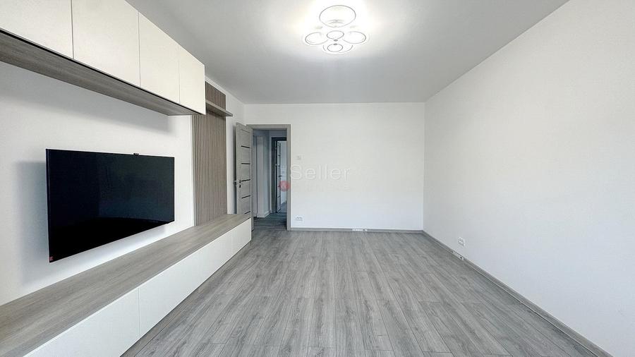 Apartament cu 2 camere decomandat, mobilat în Tractorul