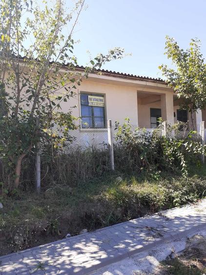Casă cu 12 camere în Vârteșcoiu