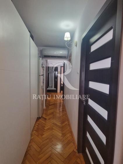 Apartament cu 3 camere decomandat, mobilat în Decebal