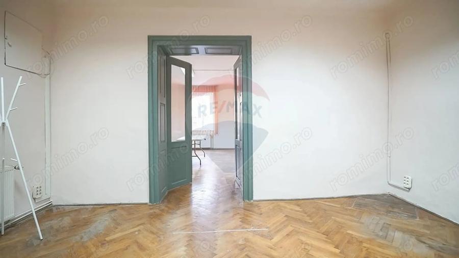 Apartament cu 2 camere semidecomandat, mobilat în Centrul Istoric