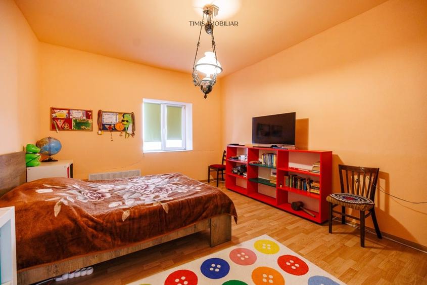 Casă individuală cu 3 camere cu Teren 1929 Mp în Remetea Mare
