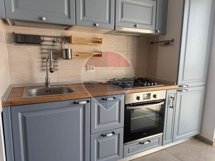 Apartament cu 3 camere semidecomandat, mobilat în Theodor Pallady