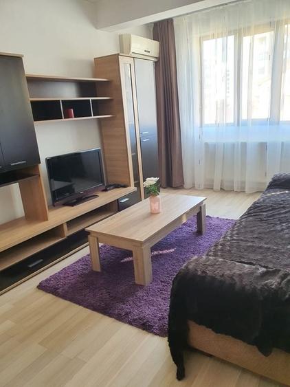 Garsonieră decomandată în Central