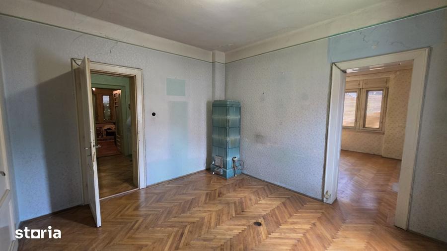 Apartament cu 4 camere în Sub Arini