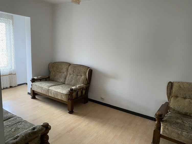 Apartament cu 3 camere în Florești