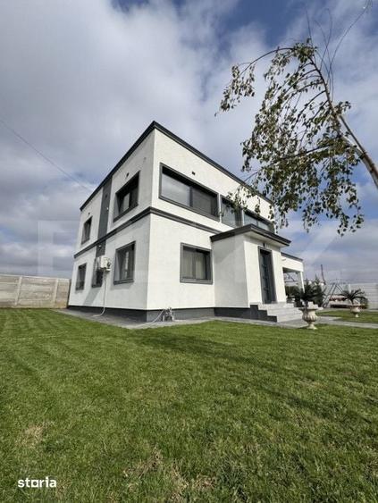Casă cu 5 camere cu Teren 600 Mp în Central