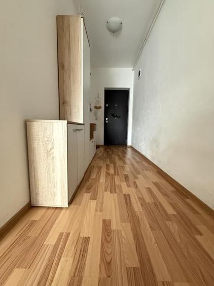 Apartament cu 3 camere semidecomandat, mobilat în Sânandrei