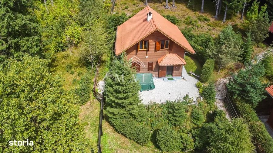 Casă cu 3 camere decomandat în Central