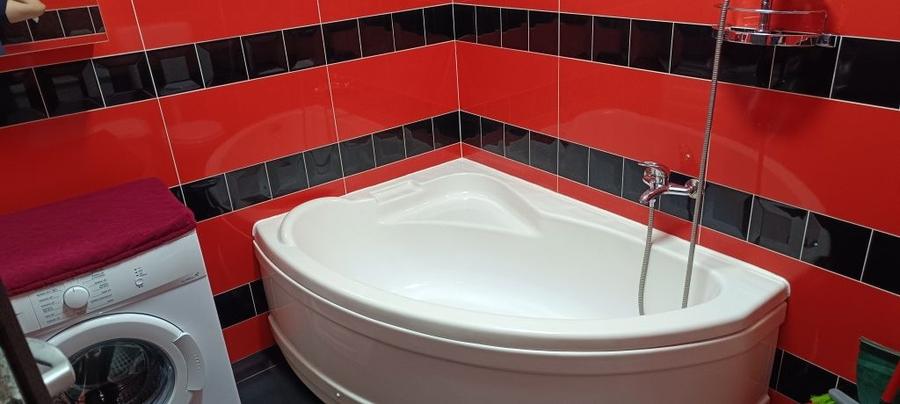 Apartament cu 2 camere decomandat în Roșu