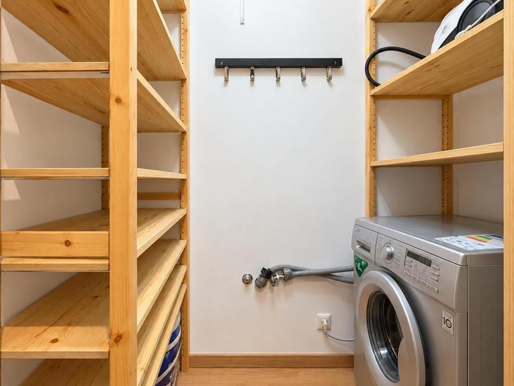 Apartament cu 4 camere semidecomandat, mobilat în Pipera