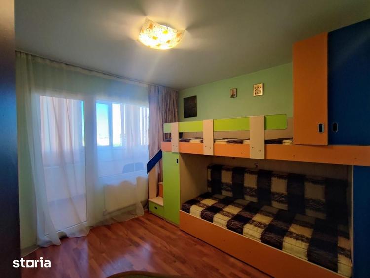Apartament cu 4 camere în Drumul Taberei
