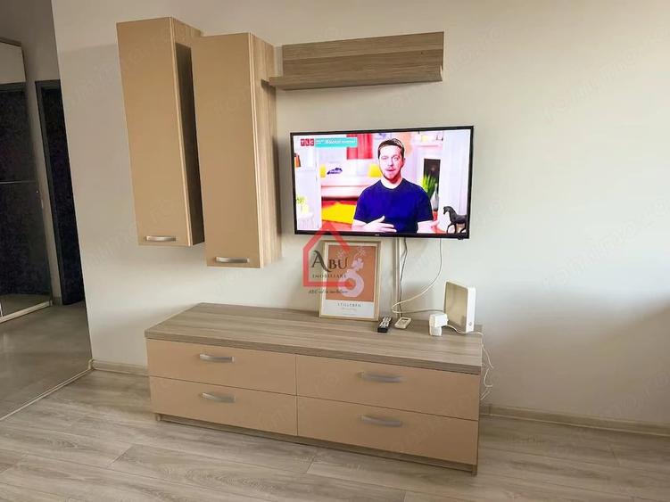 Apartament cu 2 camere semidecomandat în Filiași