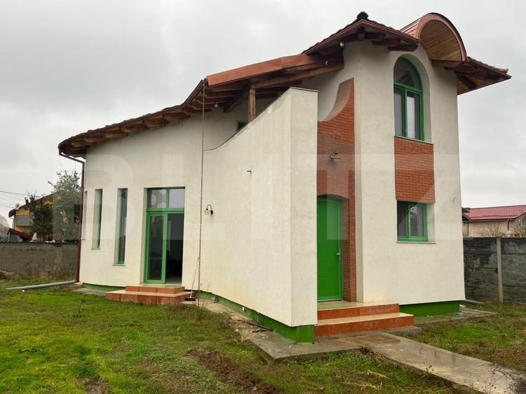 Casă individuală cu 3 camere cu Teren 450 Mp în Exterior Est