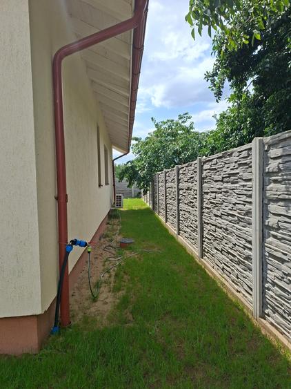 Casă individuală cu 4 camere cu Teren 405 Mp în Parța
