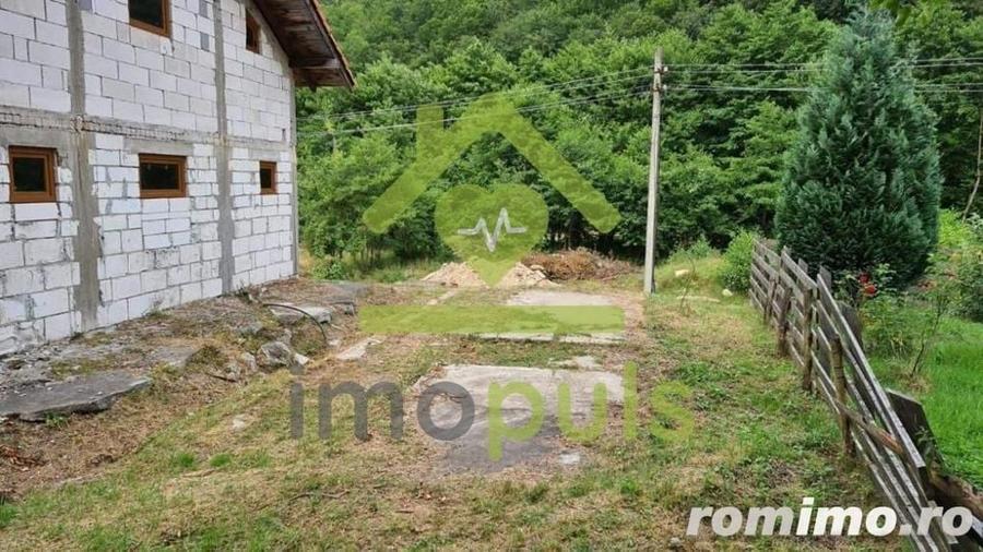 Casă cu Teren 400 Mp în Marga