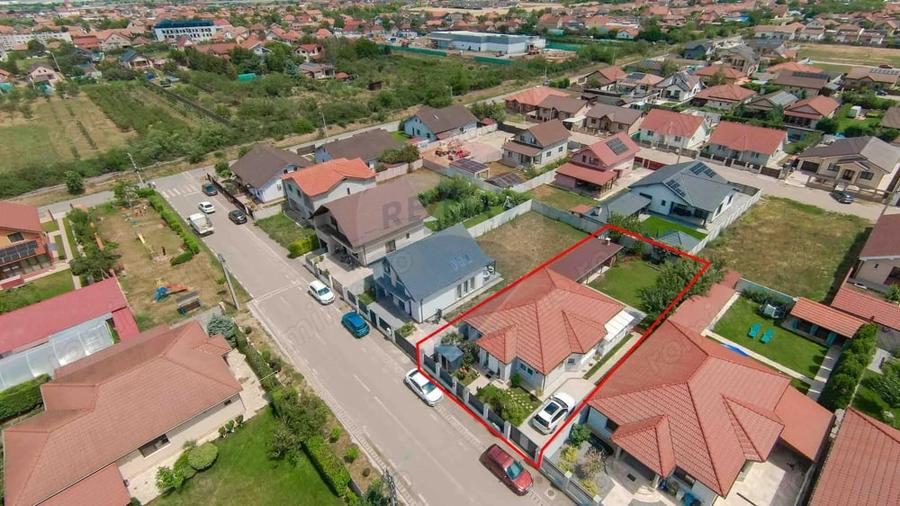 Casă cu 4 camere cu Teren 551 Mp în Sântandrei