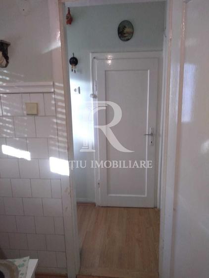 Apartament cu 2 camere semidecomandat, mobilat în Centru Civic