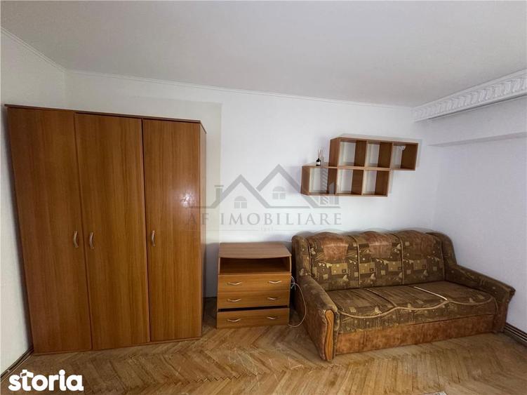 Garsonieră decomandată, mobilată în Cug