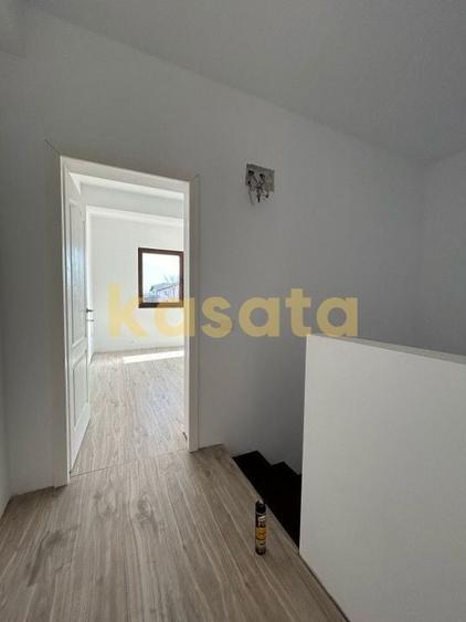 Casă individuală cu 4 camere cu Canalizare în Balotești