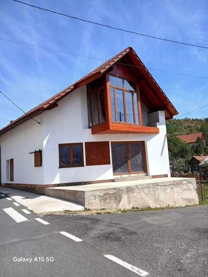 Casă cu 4 camere în Steierdorf