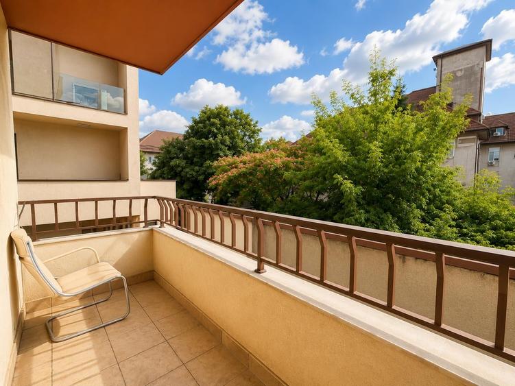 Apartament cu 4 camere decomandat în Kiseleff