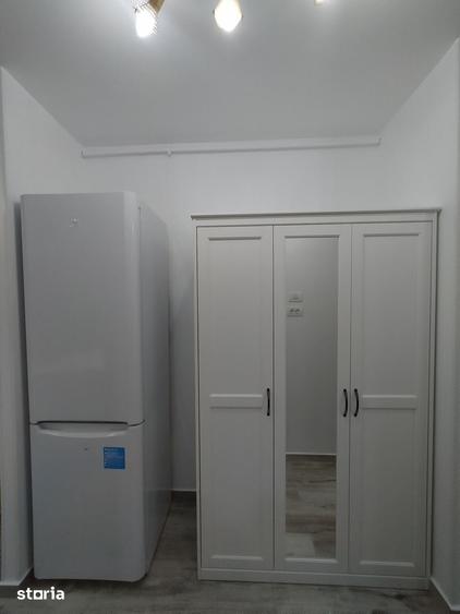 Apartament cu 2 camere semidecomandat în Tei