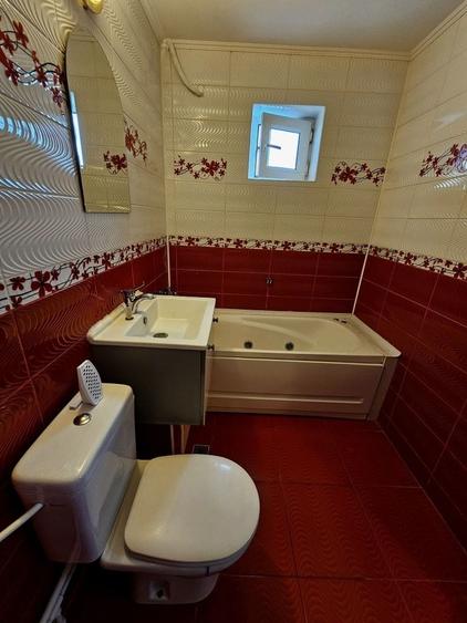 Apartament cu 3 camere decomandat în Vărsătura