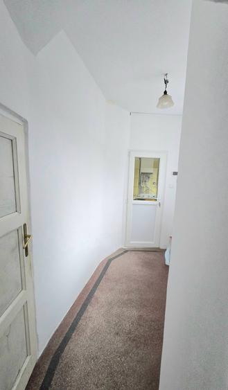 Apartament cu 5 camere decomandat în P-ța Unirii