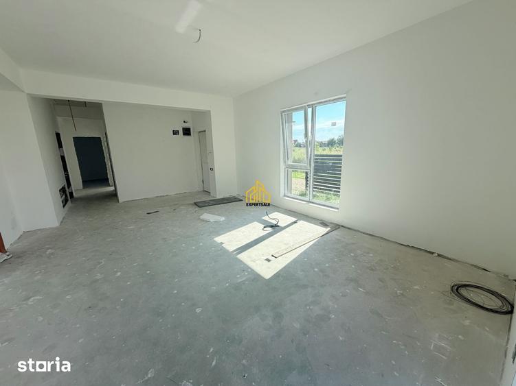 Casă cu 4 camere cu Teren 400 Mp în Domnești