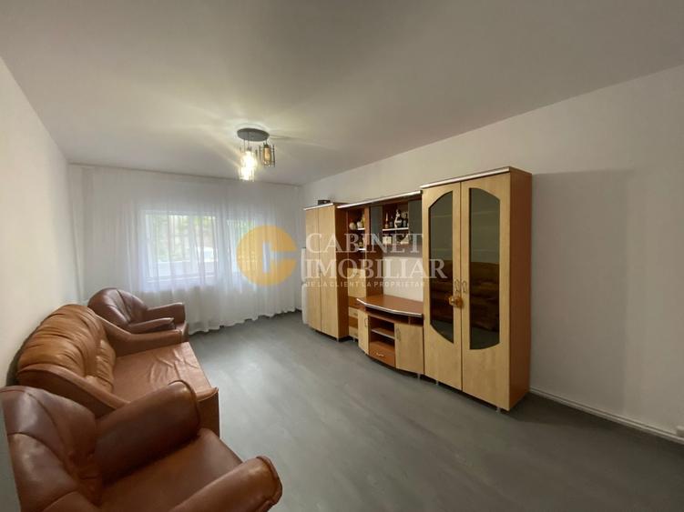 Apartament cu 3 camere decomandat, mobilat în Mircea cel Bătrân