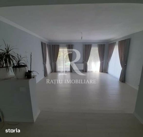 Casă cu 7 camere cu Teren 900 Mp în Sântandrei