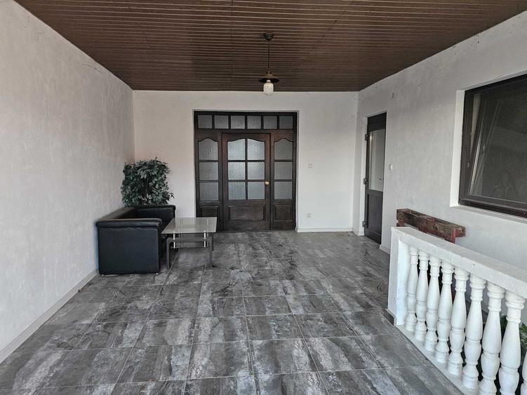 Casă cu 4 camere în Tur
