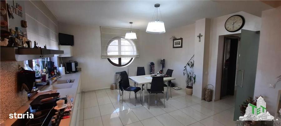 Vila eleganta de vanzare in Damaroaia - 19