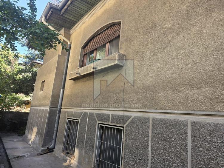 Casă individuală cu 5 camere cu Canalizare în Doamna Ghica