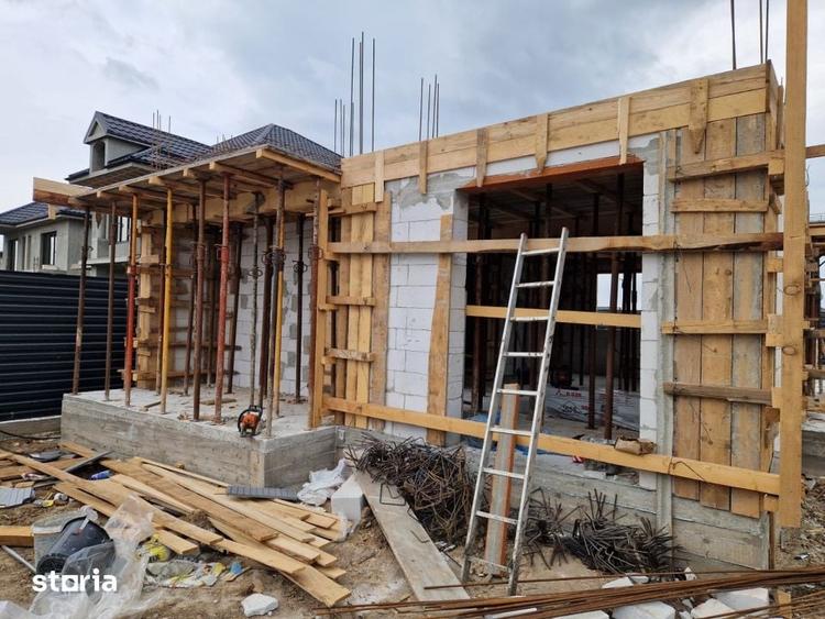 Casă cu 4 camere cu Teren 450 Mp în Central