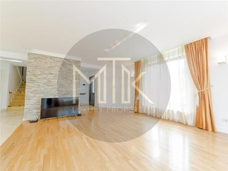 Duplex cu 6 camere cu Piscina în Pipera