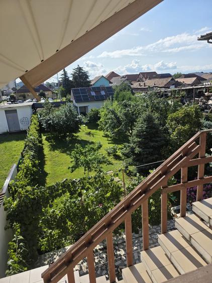 Apartament cu 3 camere decomandat în Lotrioara