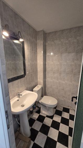 Spațiu comercial, de 80 mp, în Decebal