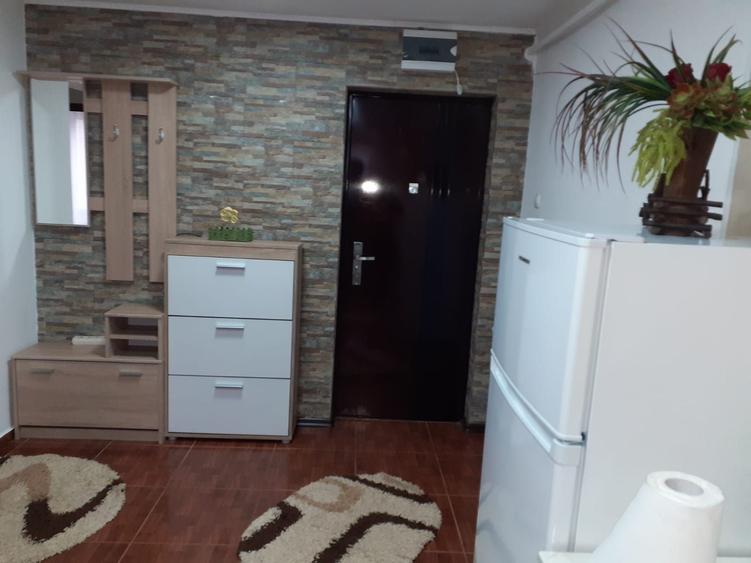 Garsonieră decomandată în Central