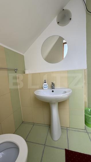 Apartament cu 7 camere decomandat, mobilat în Tudor