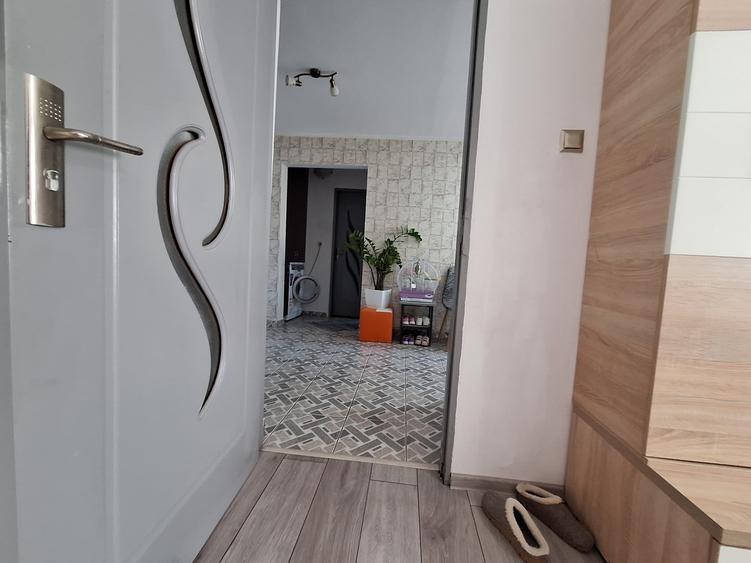 Apartament cu 2 camere decomandat, mobilat în Lipovei