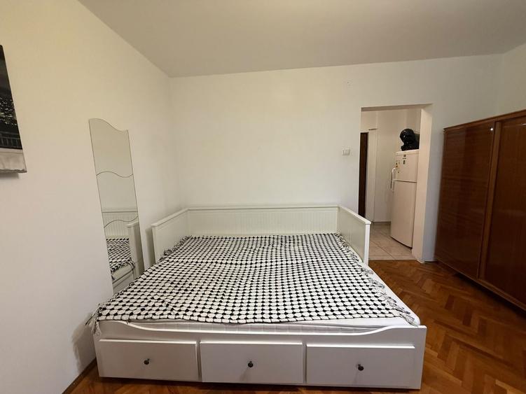 Garsonieră semidecomandată, mobilată în Drumul Taberei