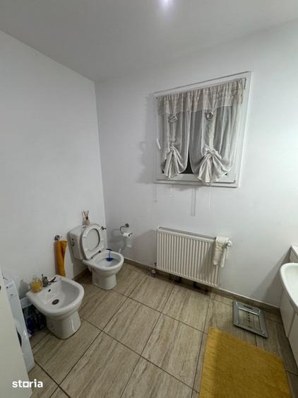Casă cu 4 camere cu Teren 540 Mp în Calea București