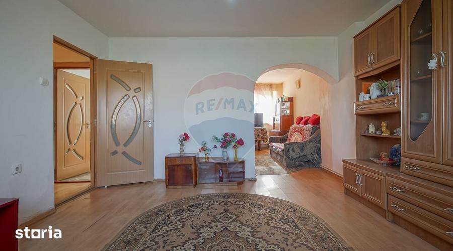 Apartament cu 4 camere în Stupini