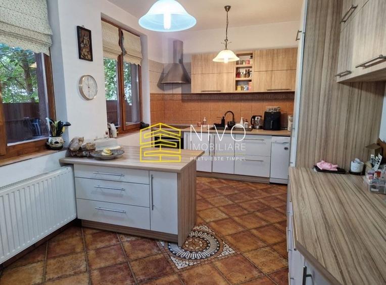 Duplex cu 5 camere cu Canalizare în Ultracentral