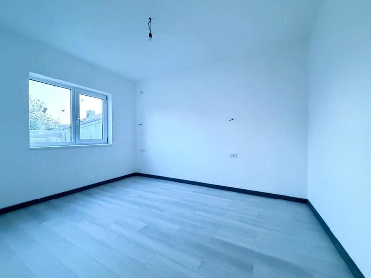 Casă cu 3 camere cu Teren 300 Mp în Dumbrăvița
