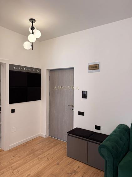 Apartament cu 2 camere semidecomandat, mobilat în Florești