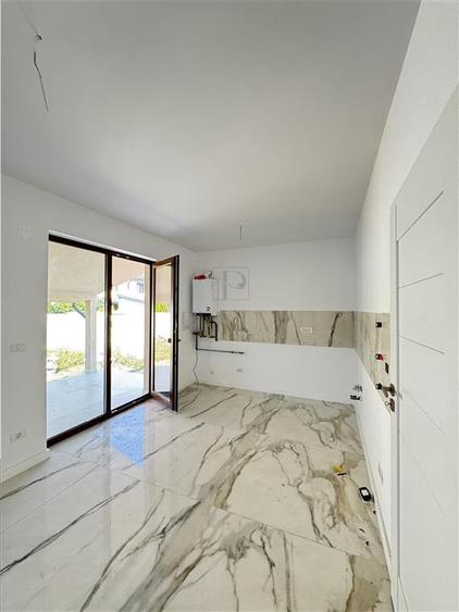 Duplex cu 5 camere cu Canalizare în Chișoda