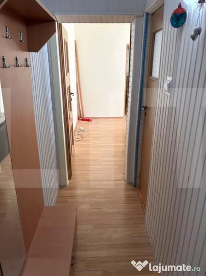 Apartament cu 3 camere semidecomandat în Central